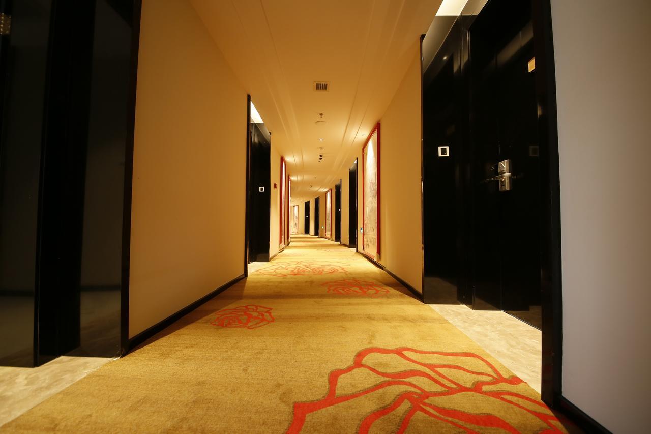 Howard Johnson Flower City Hotel Kunming Eksteriør bilde