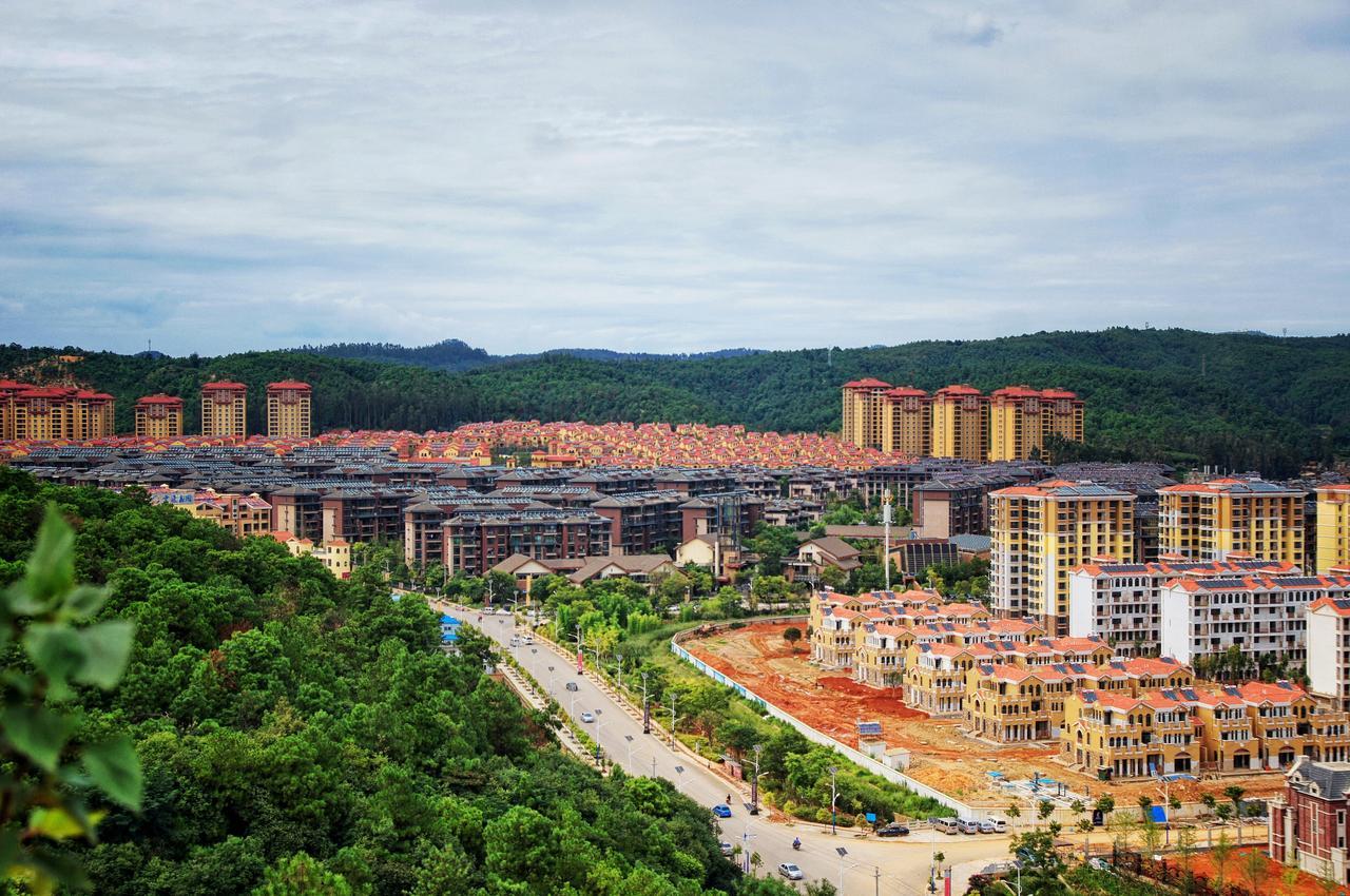 Howard Johnson Flower City Hotel Kunming Eksteriør bilde